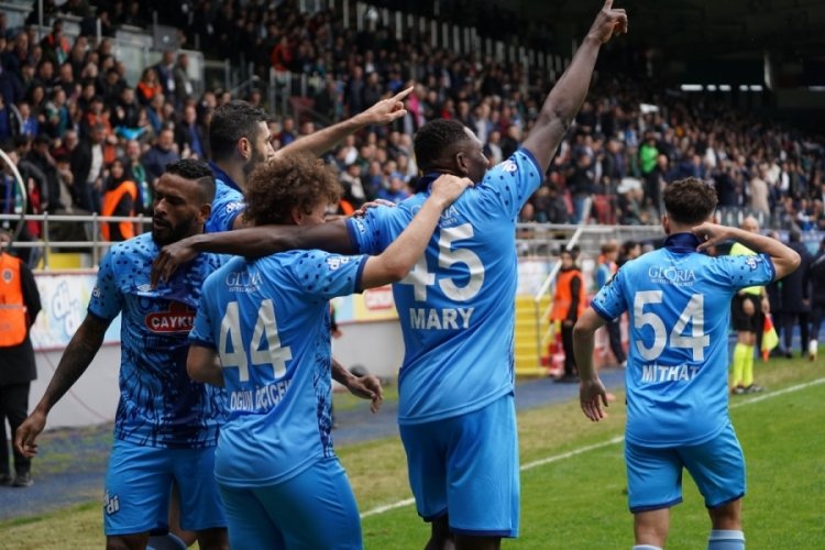 &Ccedil;aykur Rizespor 3 puanı 5 golle aldı