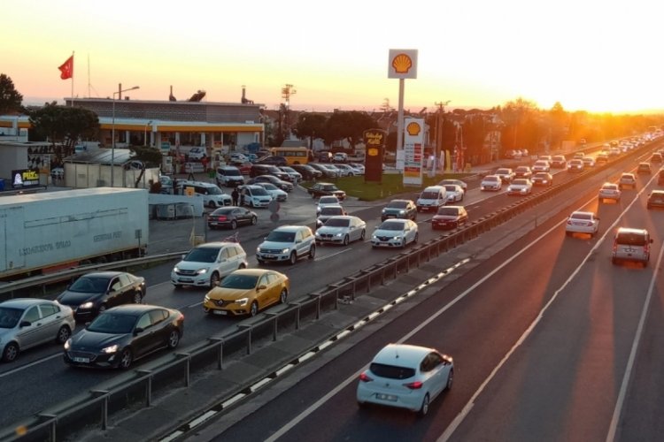 Tekirdağ-İstanbul yolunda trafik durma noktasına geldi