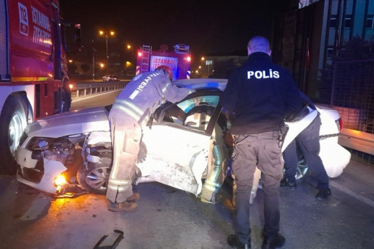 İstanbul'da feci kaza! S&uuml;r&uuml;c&uuml;n&uuml;n ayağı...