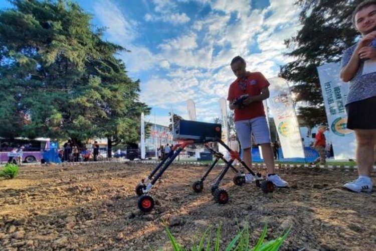 'Tarımda yabanileşmeye son' diyen &ouml;ğrenciler TEKNOFEST finaline gidiyor