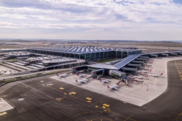 İstanbul Havalimanı'nda g&uuml;nl&uuml;k u&ccedil;uş ve yolcu sayısında t&uuml;m zamanların rekoru kırıldı