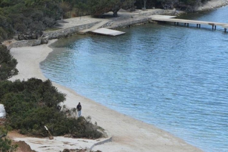 Muğla'da sahile beyaz kum d&ouml;kt&uuml;ler: 67 bin lira para cezası