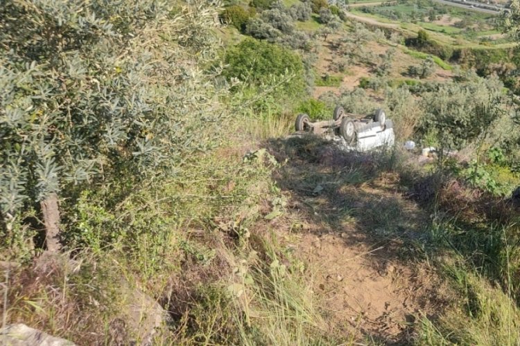 Aydın'da otomobil şarampole u&ccedil;tu: 3 kişi yaralandı