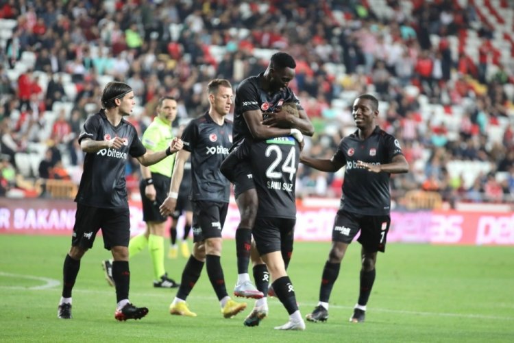 Sivasspor ligde 10'uncu galibiyetini elde etti