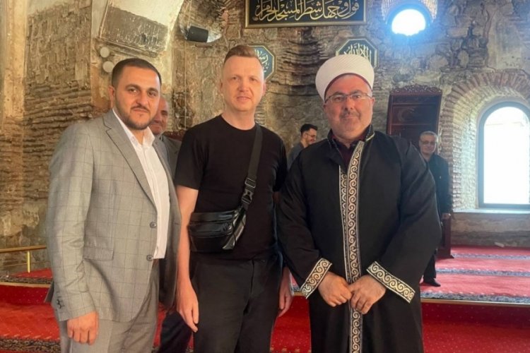 Rus turist Bursa'da duyduğu ezandan etkilendi M&uuml;sl&uuml;man oldu