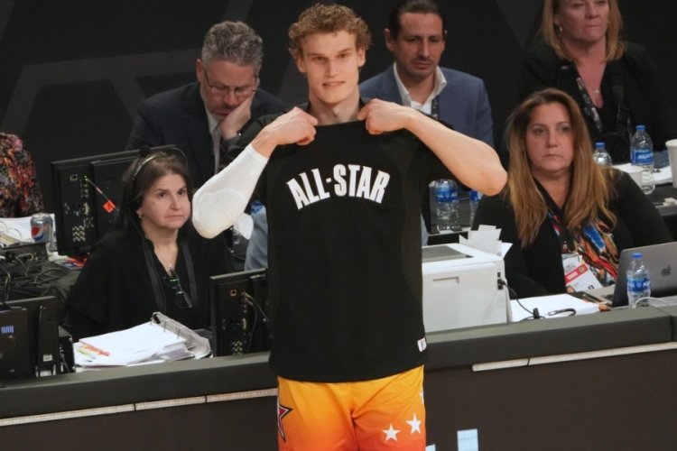 NBA'de 'En &Ccedil;ok Gelişme G&ouml;steren Oyuncu' Lauri Markkanen oldu
