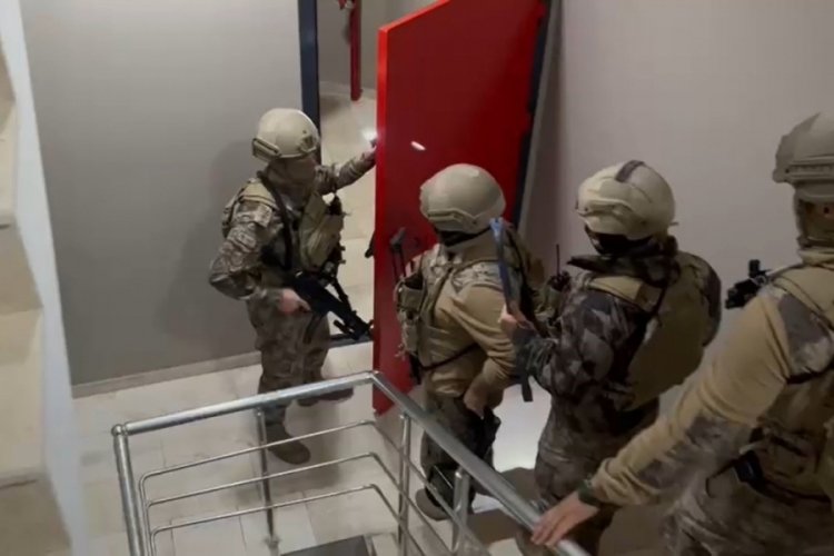İzmir'de 550 Milyon TL'lik yasa dışı bahis operasyonu: 35 g&ouml;zaltı