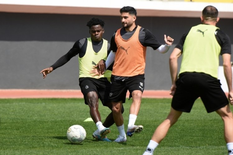 Manisa FK'da Ke&ccedil;i&ouml;reng&uuml;c&uuml; ma&ccedil;ı hazırlıklarını yapıyor
