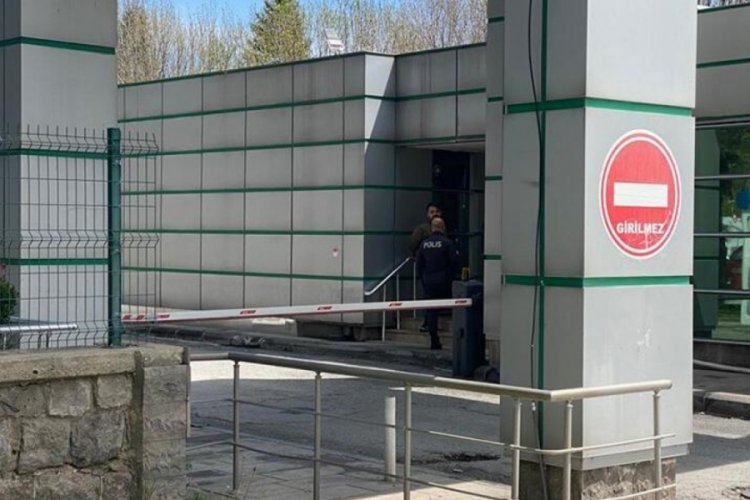 Kayseri'de g&uuml;venlik g&ouml;revlisi tabancasını temizlerken kendini vurdu