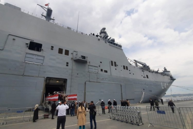 TCG Anadolu'ya 7'den 70'e ziyaret&ccedil;i akını s&uuml;r&uuml;yor