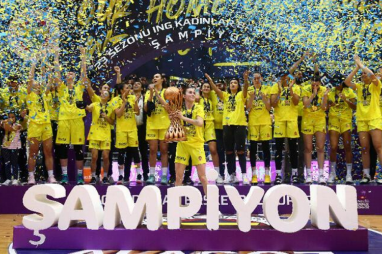 Fenerbah&ccedil;e Alag&ouml;z Holding, 17'nci kez şampiyon!