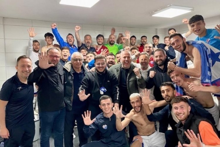 Mustafakemalpaşaspor Belediye &Ccedil;akırlıspor'u 5 golle ge&ccedil;ti