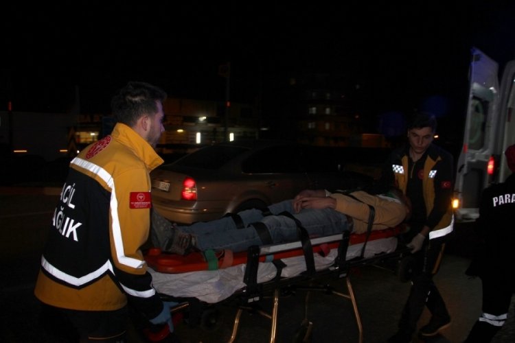 Manisa'da 3 ara&ccedil; &ccedil;arpıştı: 3 kişi yaralandı