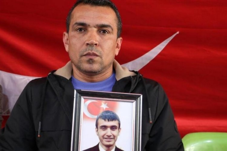 Evlat n&ouml;betindeki baba: Madem oğlum &ouml;lm&uuml;ş, kemiği olsa dahi onu bana versinler