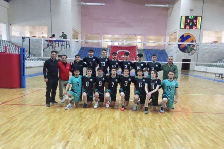 Voleybol'da Aşkale r&uuml;zgarı esmeye devam ediyor
