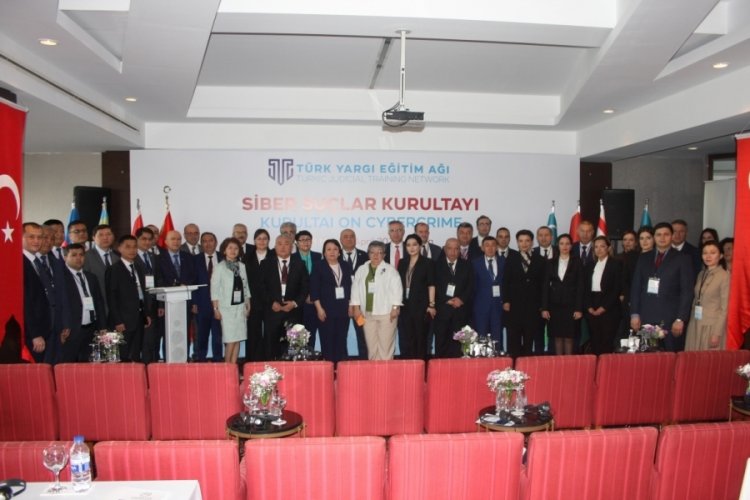 Bursa'da 'Siber Su&ccedil;lar Kurultayı' ger&ccedil;ekleştirildi