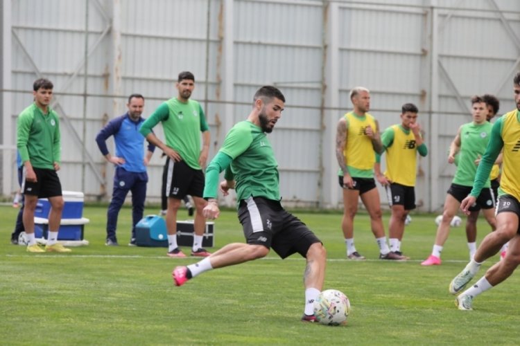 Konyaspor, Trabzonspor ma&ccedil;ı hazırlıklarını s&uuml;rd&uuml;rd&uuml;