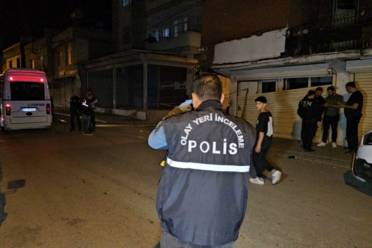 Adana'da tantuni yerken silahlı saldırıda yaralandı