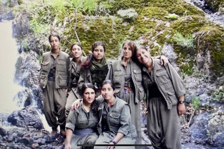 Yeşil Sol Parti adayı Ayten D&ouml;nmez'in PKK kamplarındaki yeni fotoğrafları ortaya &ccedil;ıktı