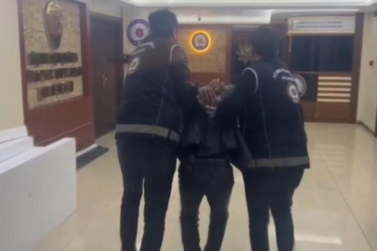 Aksaray'da yolda havaya ateş a&ccedil;ıp oynayan magandalar operasyonla yakalandı