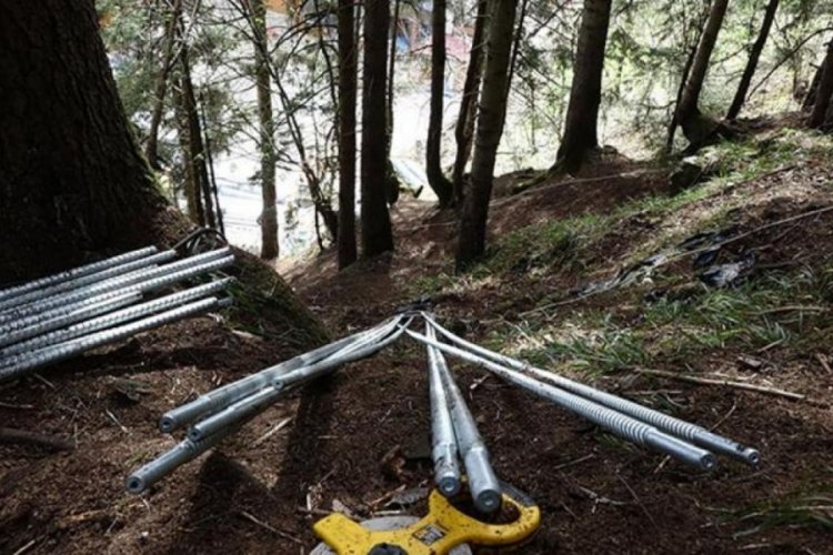 Trabzon Uzung&ouml;l'de yaban hayatı kaynaklı kaya tehdidine &ccedil;elik bariyerli &ouml;nlem