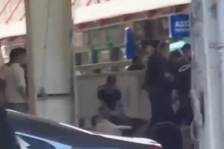 Bursa'da 15 kişilik grup birbirine girdi