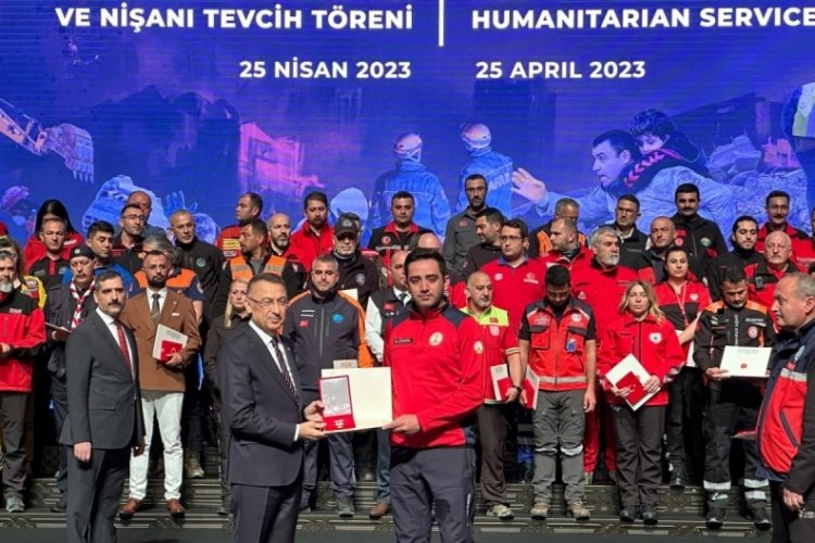 Bursa Osmangazi'nin deprem kahramanlarına b&uuml;y&uuml;k onur