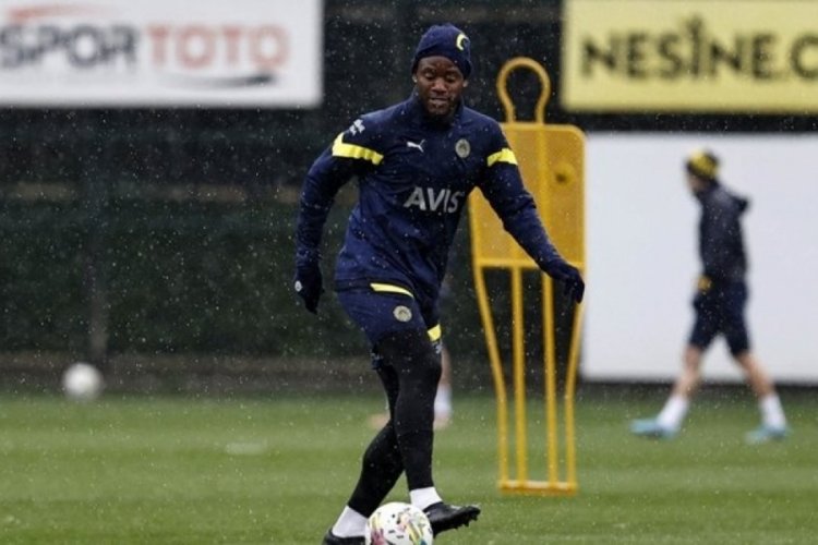 Fenerbah&ccedil;e'de Michy Batshuayi takımla birlikte &ccedil;alışmalara başladı