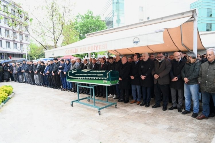 AK Parti Bursa heyeti Oktay Kahveci'nin cenaze t&ouml;renine katıldı