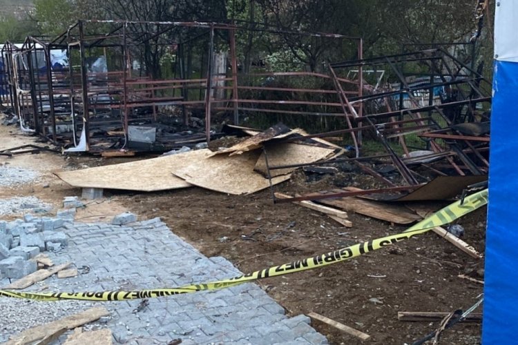 Malatya'da &ccedil;adır kentte yangında: 1 &ouml;l&uuml;