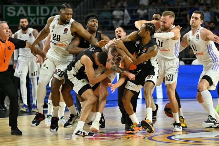Real Madrid - Partizan ma&ccedil;ında b&uuml;y&uuml;k kavga!