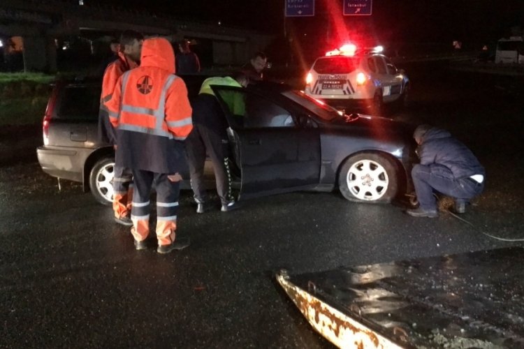 Edirne'de alkoll&uuml; s&uuml;r&uuml;c&uuml; ref&uuml;je &ccedil;arparak durabildi