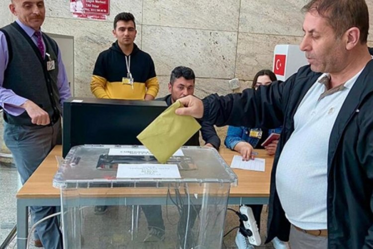 Esenboğa Havalimanı'nda oy verme devam ediyor
