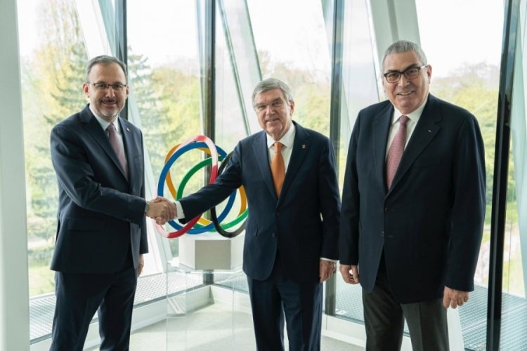 Muharrem Kasapoğlu, IOC Başkanı Bach ile Lozan'da g&ouml;r&uuml;şt&uuml;