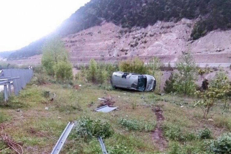 Tokat'ta minib&uuml;s yoldan &ccedil;ıkarak takla attı: 1 &ouml;l&uuml;