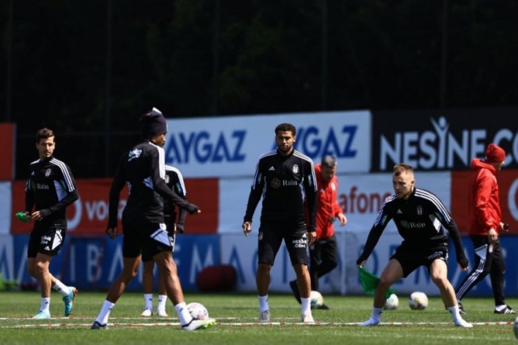 Beşiktaş Galatasaray &ouml;ncesi taktik ve kondisyon &ccedil;alıştı