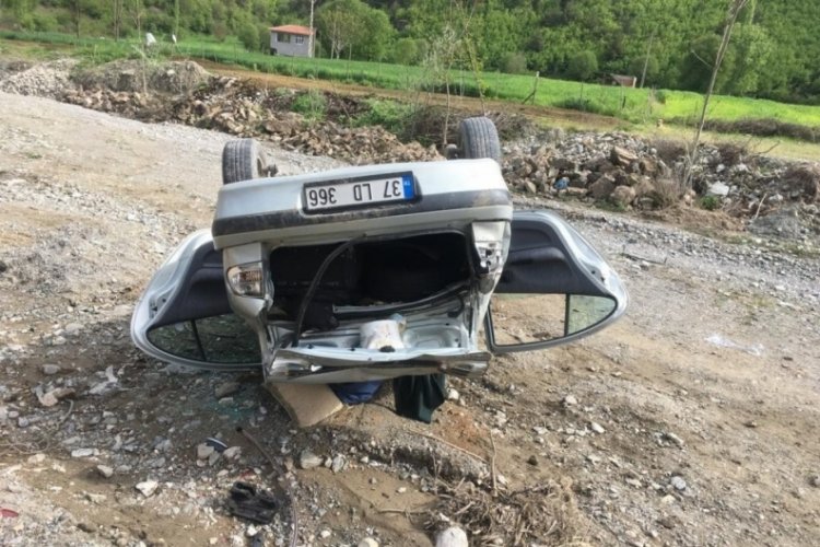 Kastamonu'da otomobil dere yatağına devrildi: 2 yaralı