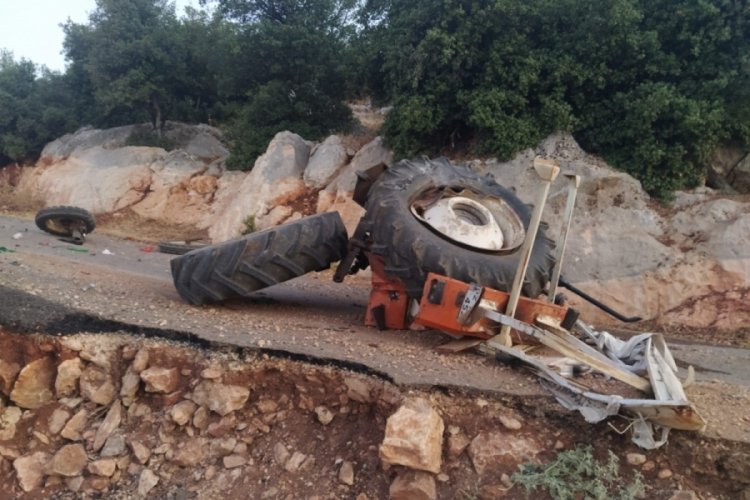 Konya'da kontrolden &ccedil;ıkan trakt&ouml;r devrildi: 1 &ouml;l&uuml;, 2 yaralı