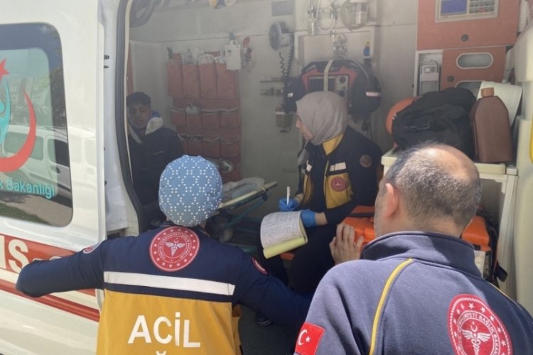Adıyaman'da &uuml;&ccedil; aracın karıştığı kazada 2 kişi yaralandı