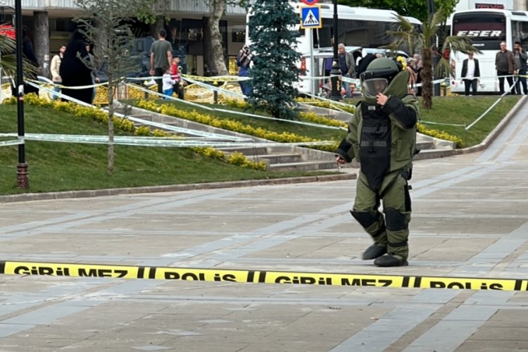 Elazığ'da polisi g&ouml;r&uuml;nce bırakıp ka&ccedil;tığı &ccedil;anta f&uuml;nyeyle patlatıldı