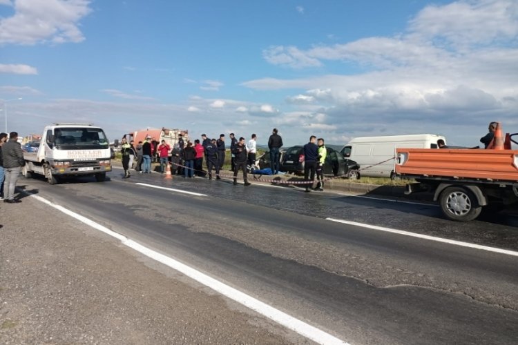 Aydın Bergama'da zincirleme trafik kazası: 1 &ouml;l&uuml;, 1 yaralı
