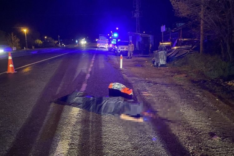 Elazığ'da tırın &ccedil;arptığı kişi yaşamını yitirdi