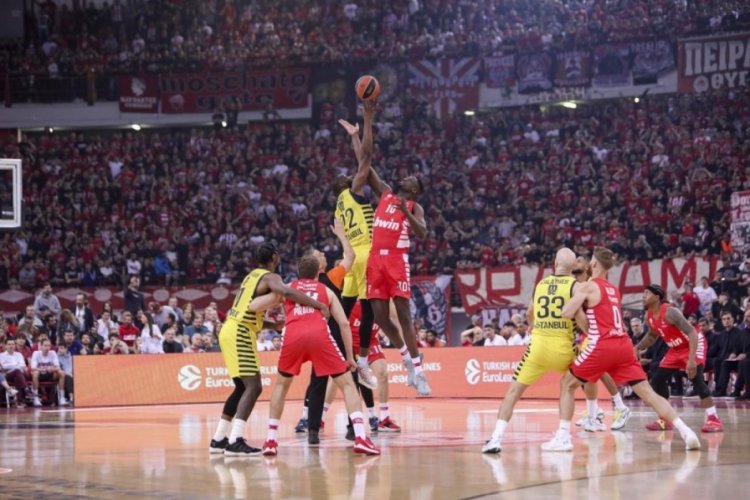 Fenerbah&ccedil;e Beko, Olympiacos karşısında seriyi eşitledi