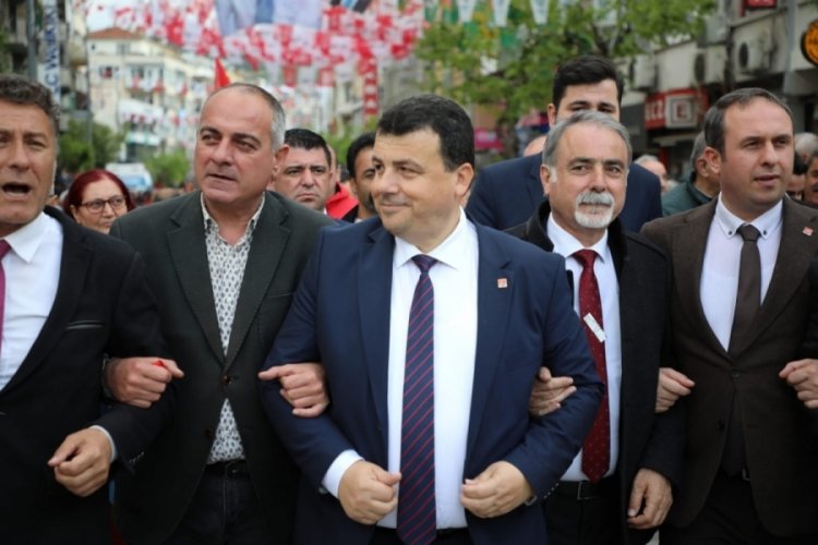 Milletvekili Adayı Hasan &Ouml;zt&uuml;rk Bursa'da sahada