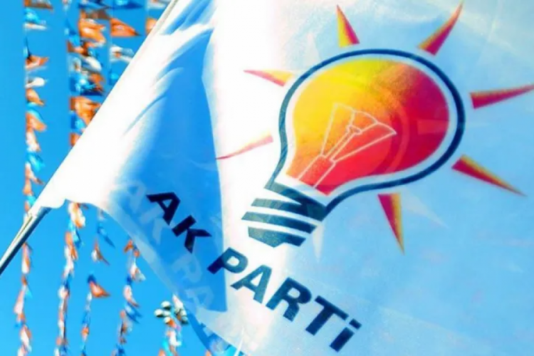 AK Parti'ye, Zafer Partisi'nden istifa eden 300 kişi  katıldı