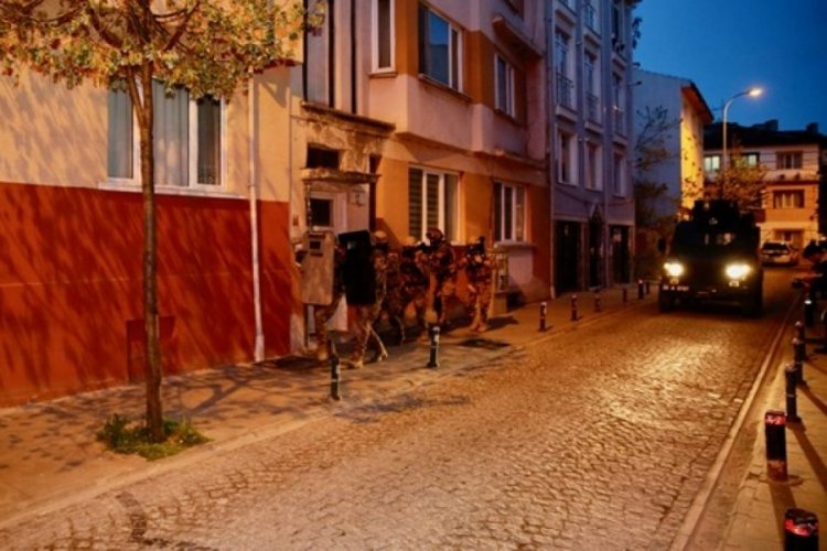 Eskişehir merkezli 8 ilde MLKP operasyonu: 10 g&ouml;zaltı