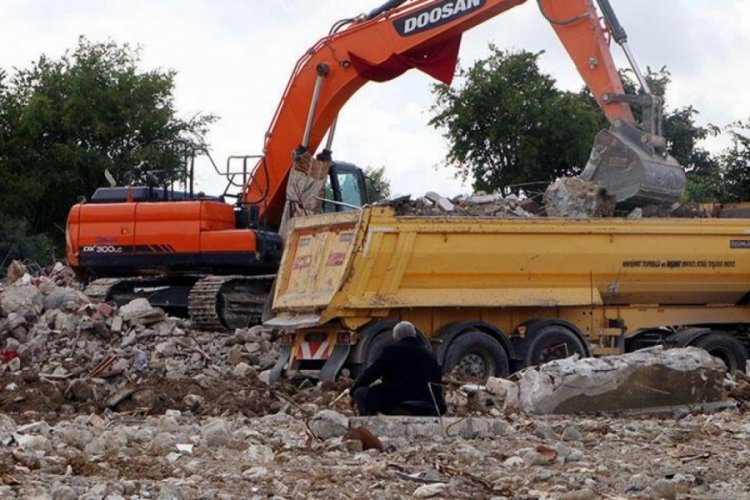Hatay'da enkaz kaldırma &ccedil;alışmaları devam ediyor