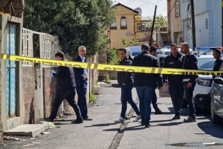 Diyarbakır'da 2 kişiyi &ouml;ld&uuml;ren zanlı tutuklandı