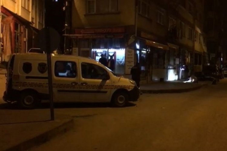 Kastamonu'da kaldırımda y&uuml;r&uuml;rken silahla yaralandı
