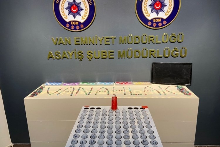 Van'da farklı su&ccedil;lardan 18 kişi tutuklandı!
